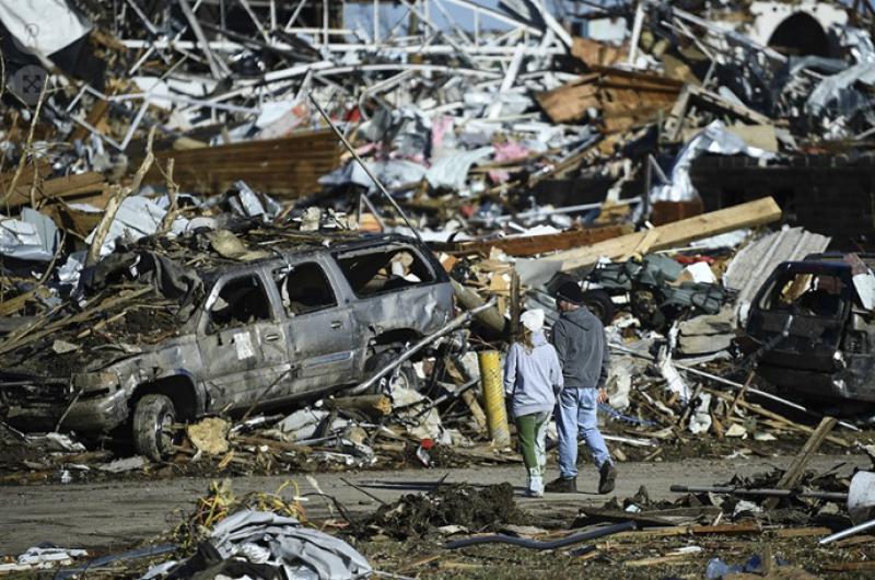 EEUU- Varios tornados golpearon la zona sur causando nueve muertes