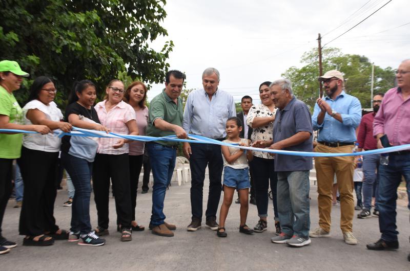 Inauguraron obras de pavimento en cuatro localidades del Ramal