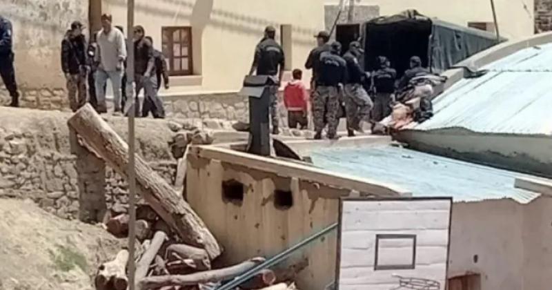 Infanteriacutea invade y avasalla la localidad de Caspalaacute