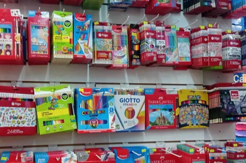 Comprar uacutetiles escolares llega a costar maacutes de 15000 en Jujuy