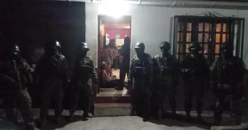 15 detenidos tras un mega operativo con allanamientos en Palpalaacute y capital