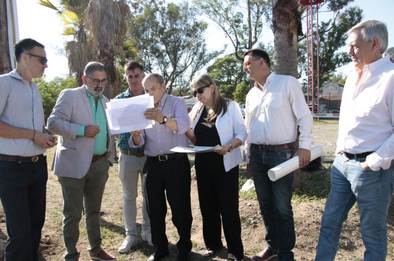 Comenzoacute la obra de construccioacuten de  una escalera en Santibaacutentildeez y Airampo