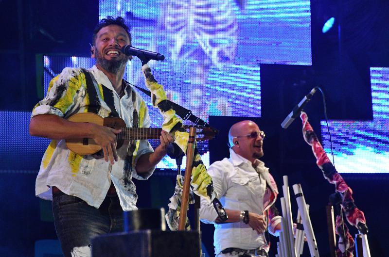 Los Tekis le pusieron magia carnavalera a la tercera luna del Cosquiacuten