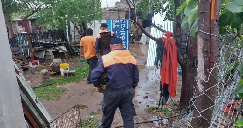 La Direccioacuten de Emergencias asistioacute a familias damnificadas por las fuertes lluvias