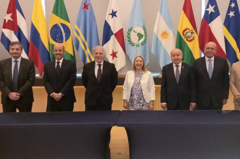 Giacoppo participoacute de firma de acuerdo de cooperacioacuten entre  el Parlatino y la OEA