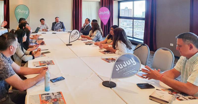 Sector puacuteblico y privado coordinan acciones para potenciar el turismo entre Jujuy y Chile