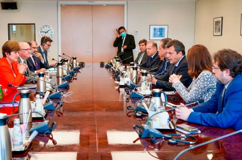 El FMI ya estaacute en la Argentina y negocia un desembolso clave
