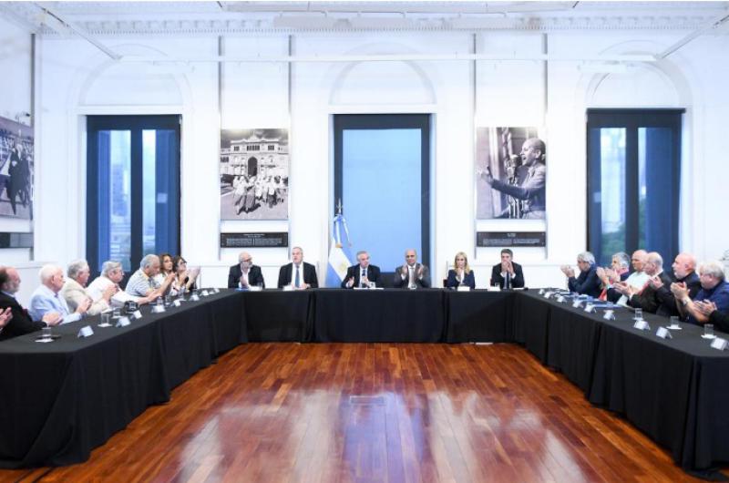 Comenzaron las negociaciones paritarias de los gremios docentes 
