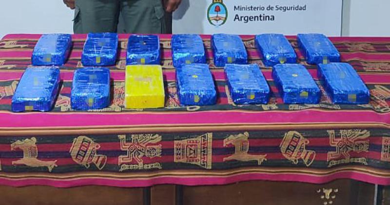 Intentan ingresar al paiacutes con maacutes de 18 kilos de cocaiacutena