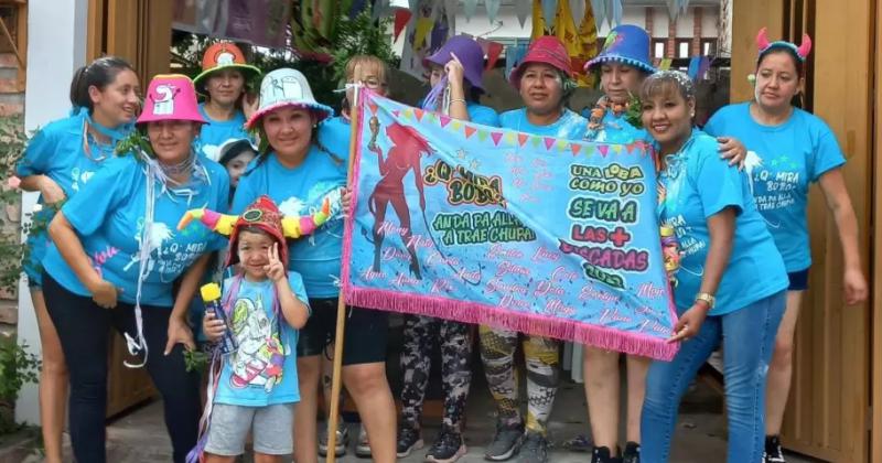 Las Comadres renovaron con alegriacutea lazos afectivos en la previa del Carnaval
