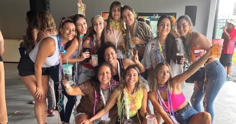 Las Comadres renovaron con alegriacutea lazos afectivos en la previa del Carnaval