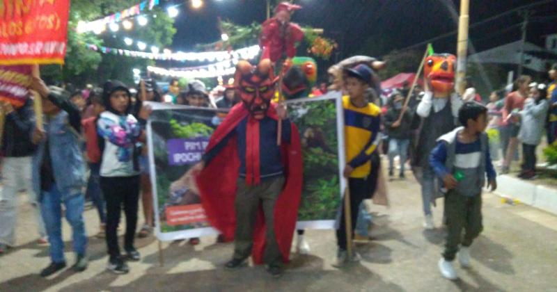 Caimancito disfruta del desfile de comparsas y agrupaciones en el carnaval 2023