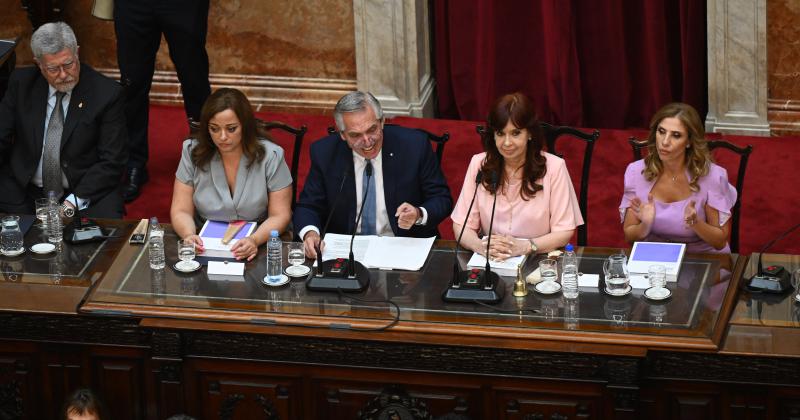 Frases salientes del discurso al inaugurar el 141deg periacuteodo de sesiones del Congreso