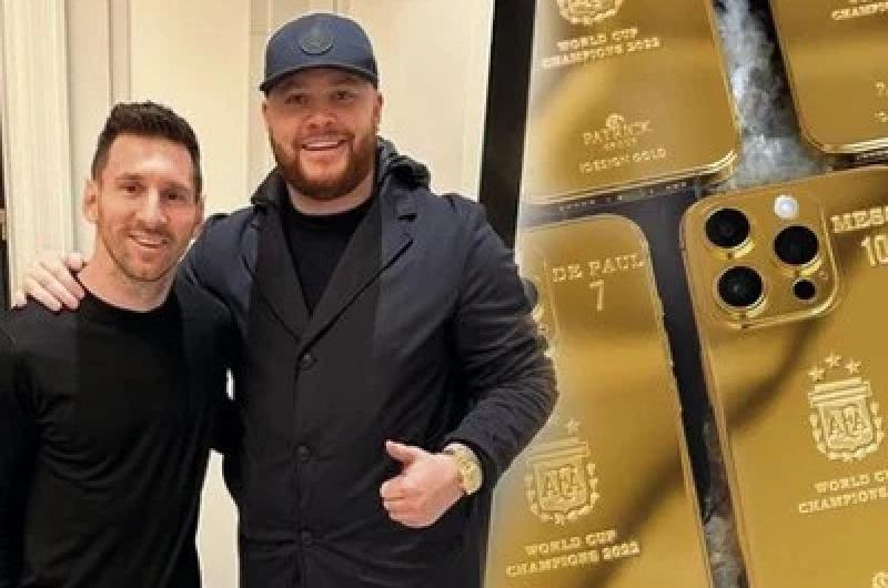 Messi negoacute el supuesto regalo a la delegacioacuten argentina