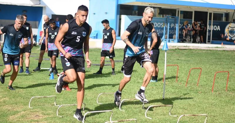 Gimnasia busca los tres puntos ante Brown de Adrogueacute