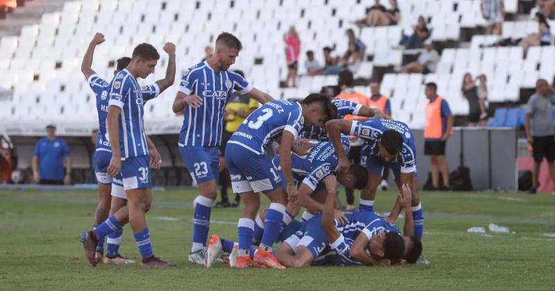 Godoy Cruz le ganoacute 2 a 0 a Racing Club en el estadio Malvinas Argentinas