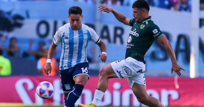 Racing vencioacute a Sarmiento de la mano de Matiacuteas Rojas