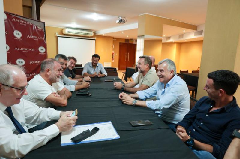Con el llamado a la unidad Morales se reunioacute con Luis Juez y de Loredo
