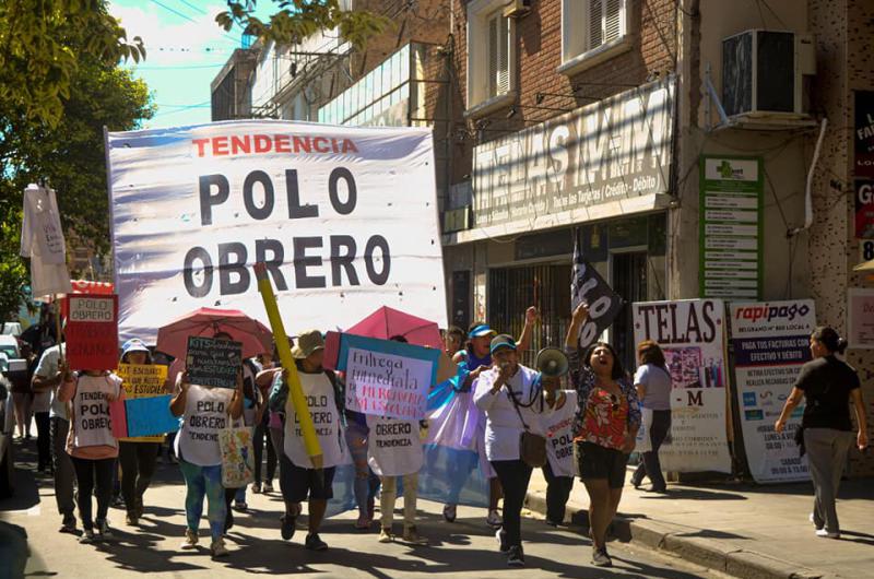 Polo Obrero participoacute de la marcha contra bajas del Potenciar Trabajo