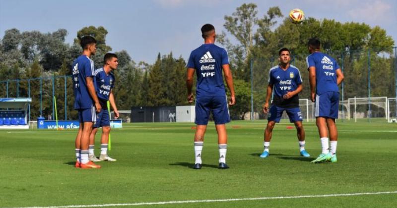 Los dos jugadores del laquoLoboraquo comenzaron los entrenamientos en el predio Lionel Messi