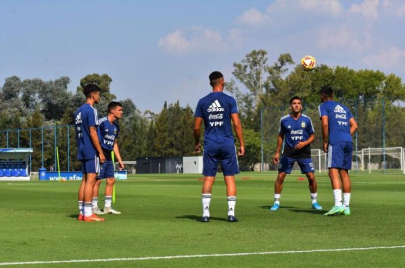 Los dos jugadores del laquoLoboraquo comenzaron los entrenamientos en el predio Lionel Messi