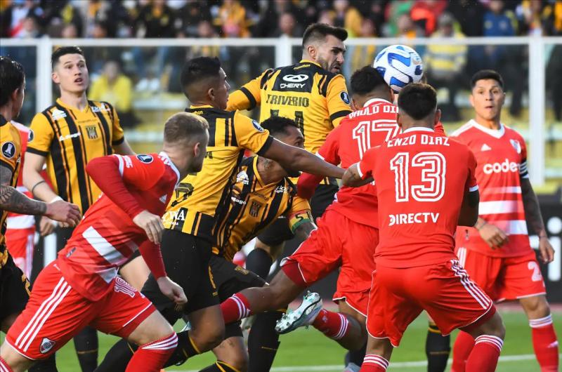 River perdioacute ante The Strongest en el debut de la Copa Libertadores