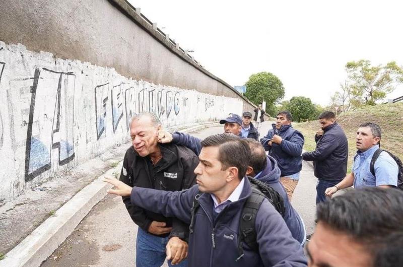 Poleacutemica y repudio por el operativo para detener a choferes que golpearon a Berni