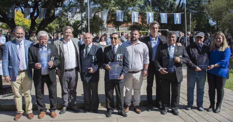 Entregaron placas con coacutedigos QR a veteranos de la guerra de Malvinas