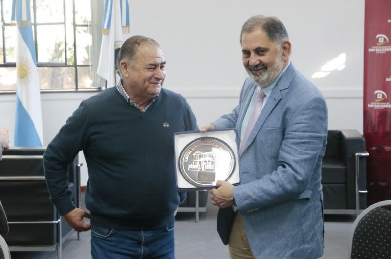 Alcalde de Mejillones visitoacute la ciudad para promover la integracioacuten regional