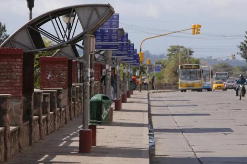 El servicio urbano de transporte se cumpliraacute en forma parcial 