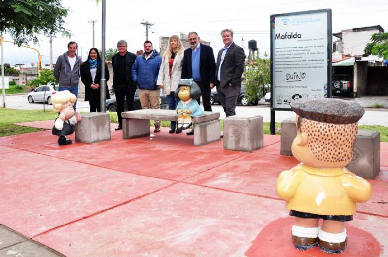 Autoridades municipales y vecinos disfrutaron de las nuevas esculturas