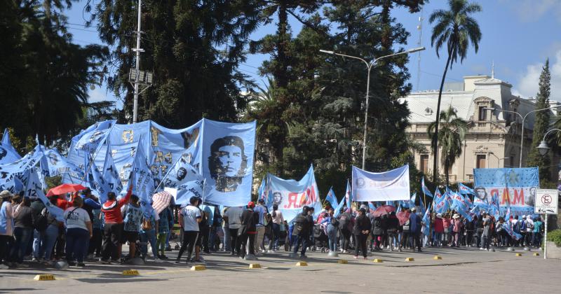 Realizaron marcha contra el ajuste y la pobreza