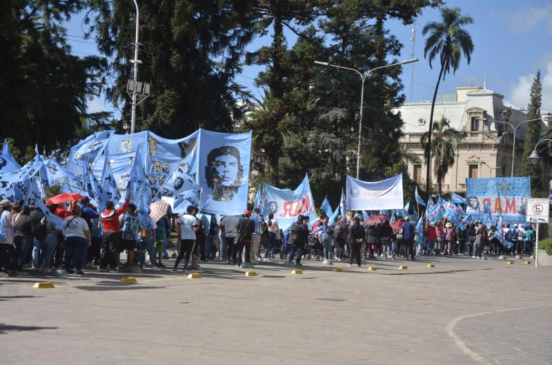 Realizaron marcha contra el ajuste y la pobreza