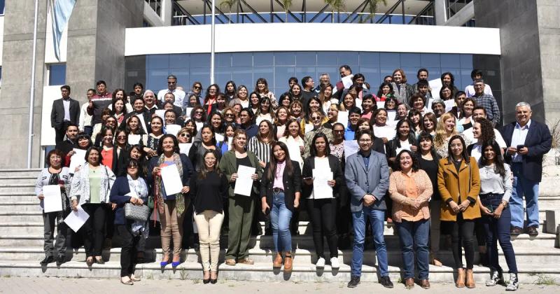 Fueron titularizados 180 docentes del nivel medio