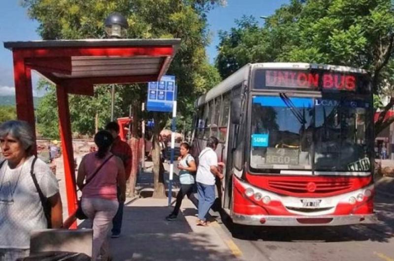 El lunes 1deg mayo Diacutea del Trabajador no habraacute servicio de colectivos