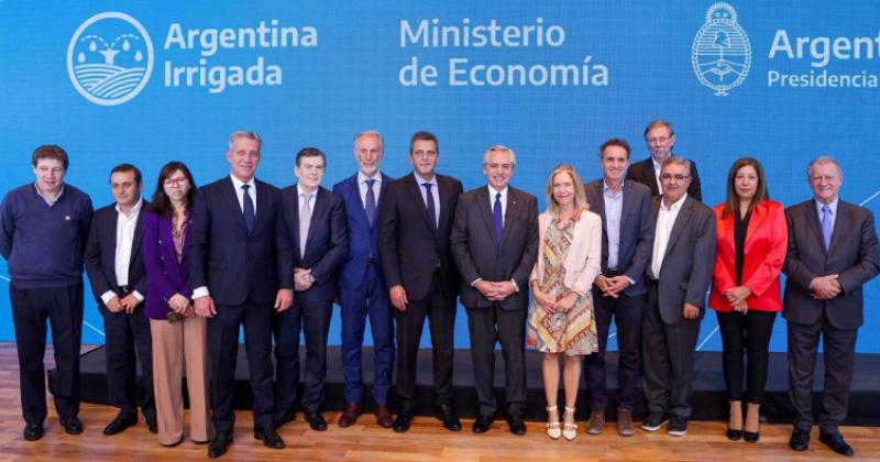 El Gobierno lanzoacute el plan Integral Argentina Irrigada