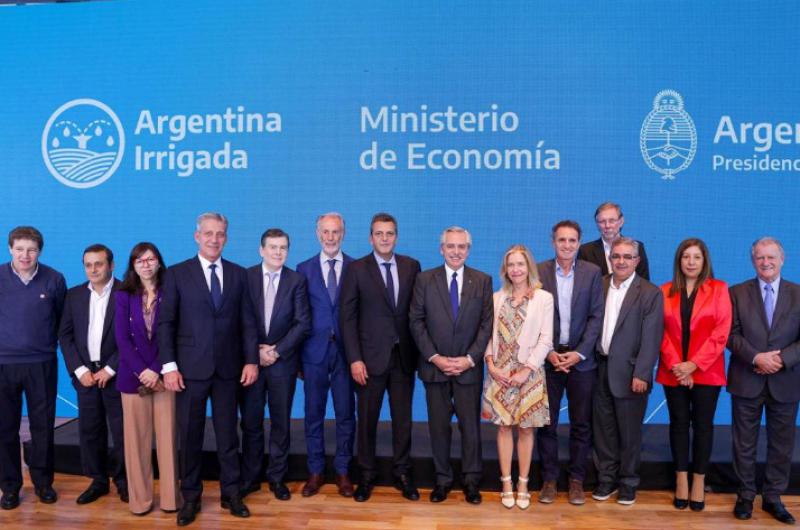 El Gobierno lanzoacute el plan Integral Argentina Irrigada