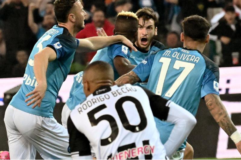 Napoli campeoacuten despueacutes de 33 antildeos de la Serie A tras empatar con Udinese