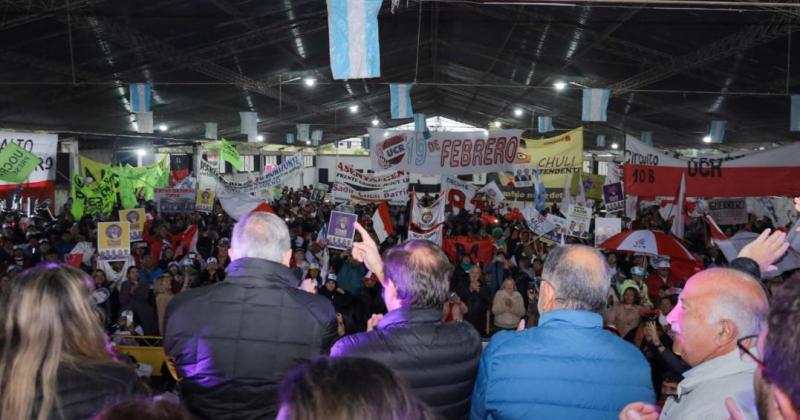 En un acto multitudinario Morales cerroacute la campantildea de Cambia Jujuy en capital