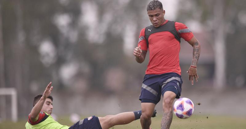 Independiente visita a Argentinos en La Paternal