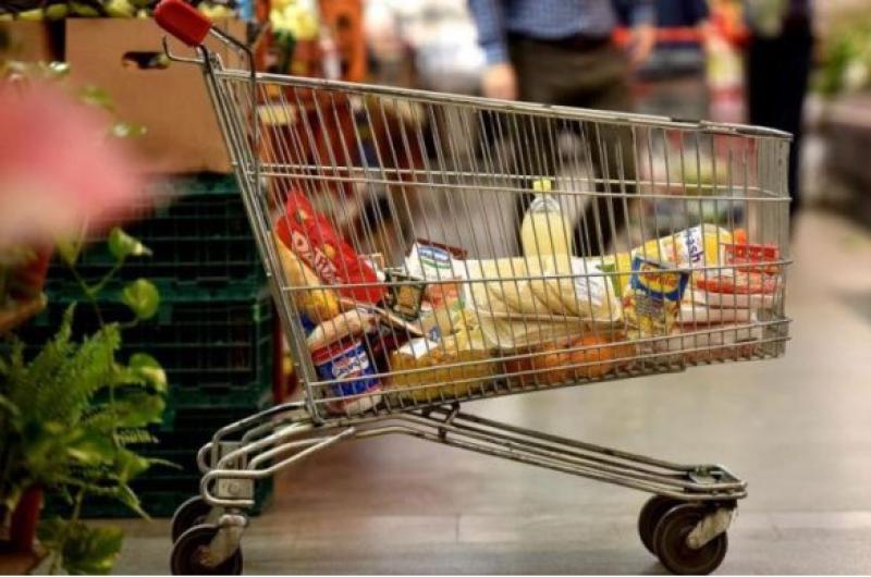 Aumentoacute en abril el precio internacional de los alimentos por primera vez en un antildeo