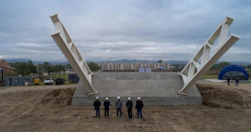 Destacan progreso de obras de cubierta del estado y pista de atletismo de la Ciudad Deportiva