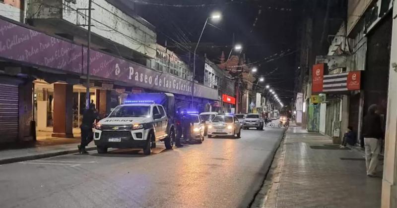 Murioacute un joven al caer de un 9deg piso de un edificio del centro de la ciudad