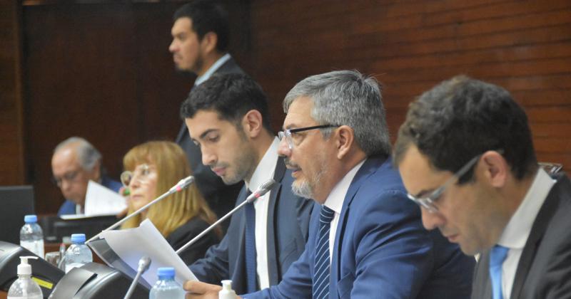 Se aprobaron los pedidos de licencia del Gobernador y legisladores provinciales