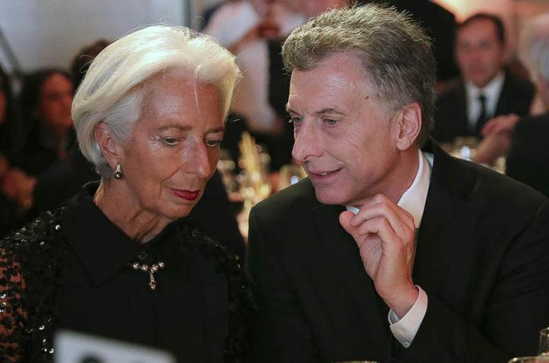 El Gobierno calificoacute como delito el creacutedito del FMI a Maurio Macri 