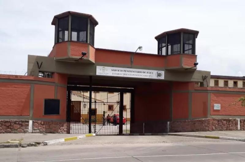 Condenaron al padre y el hermano de una nintildea de Jujuy que fue violada durante antildeos