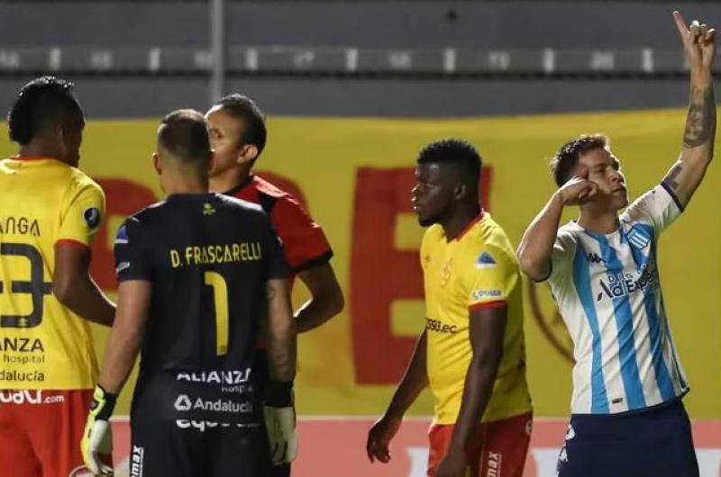 Racing vencioacute al Aucas de Ecuador y quedoacute cerca de la clasificacioacuten a la proacutexima fase