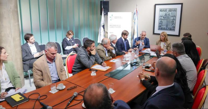 Sectores de la produccioacuten e industria realizaron su aporte a la Constituyente