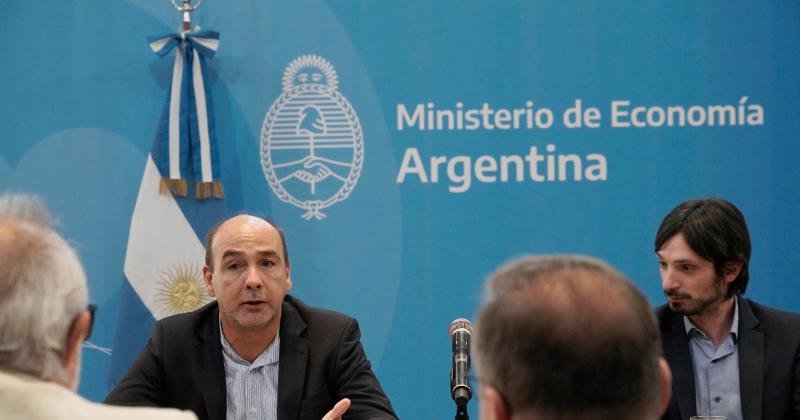 Economiacutea sorteoacute una nueva licitacioacuten de deuda en pesos