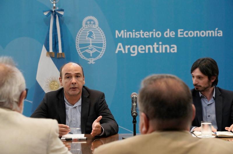 Economiacutea sorteoacute una nueva licitacioacuten de deuda en pesos